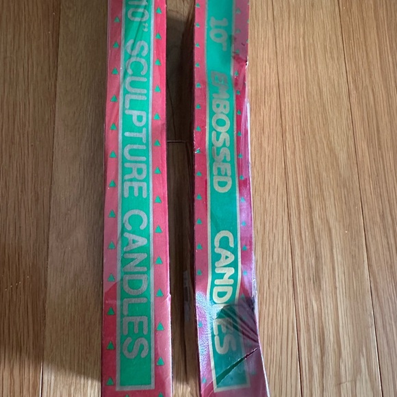 Bundle 2 boxes: 1 box 10” holiday sculpture Simon & 1 box 10” Nantucket candles. - Picture 5 of 5